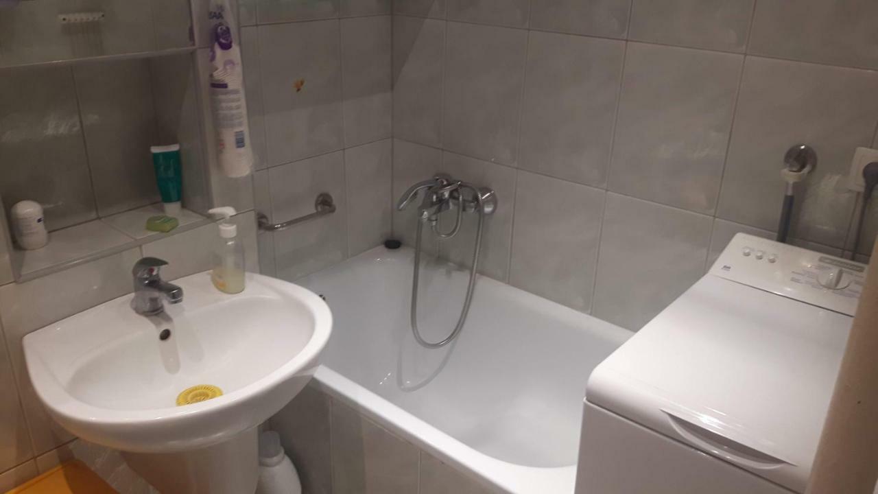 Motylek Apartment Lodź Bagian luar foto